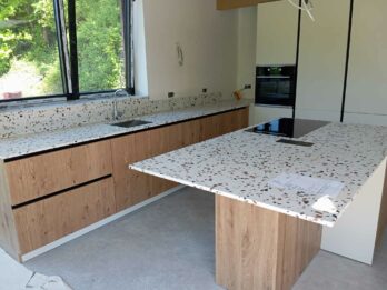 OK Plan de travail et Ilot Compac Pietra Estremoz